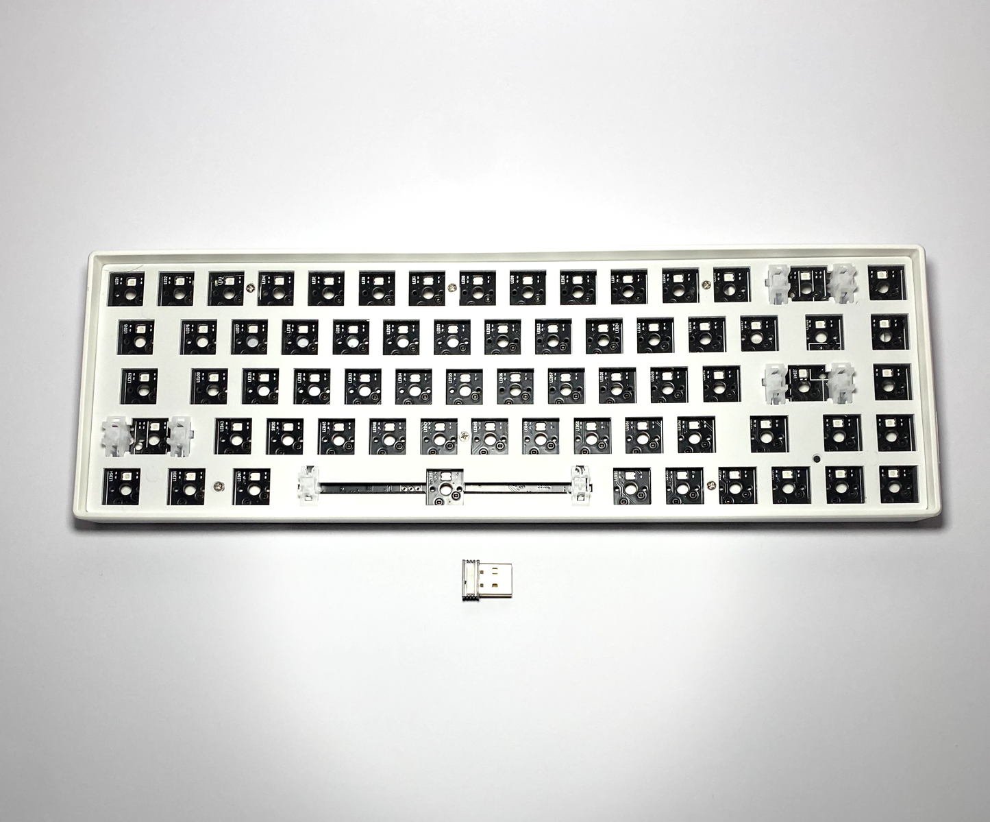 Limited Edition : Keycaps.gg KC65 - 65% Keyboard Base