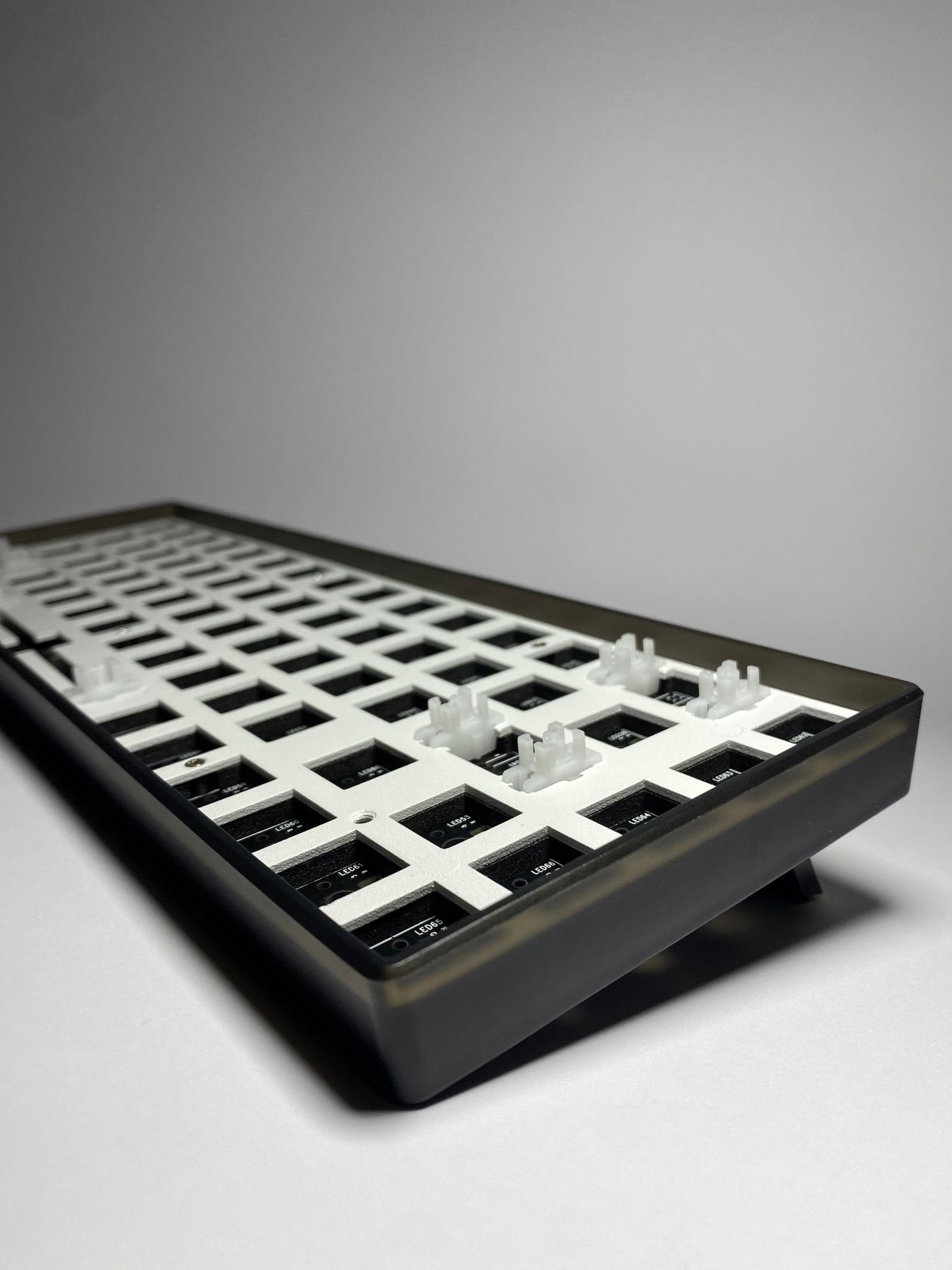 Limited Edition : Keycaps.gg KC65 - 65% Keyboard Base