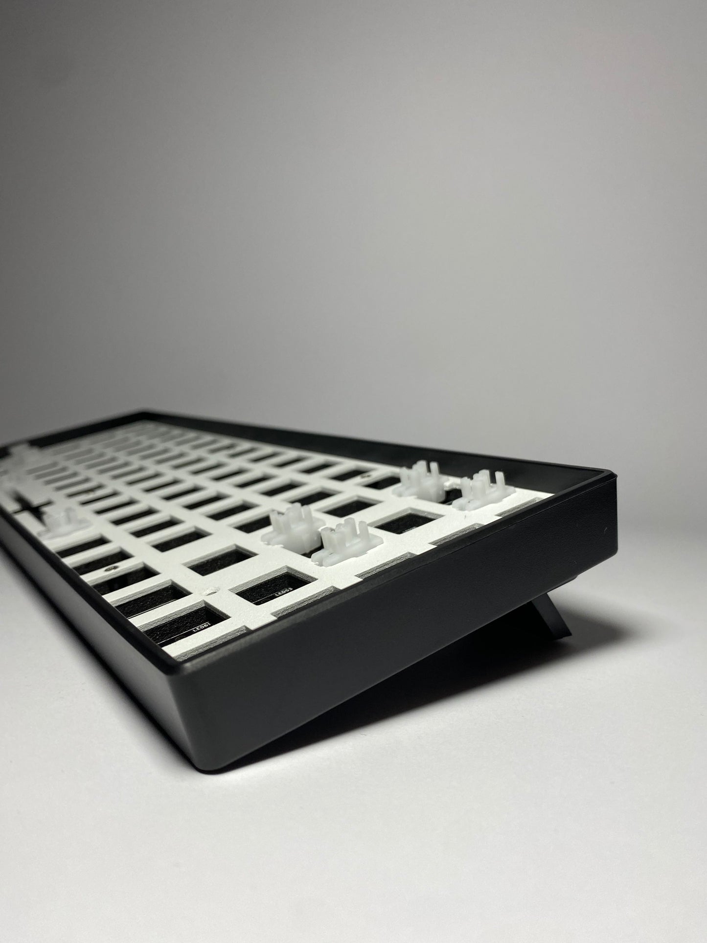 Limited Edition : Keycaps.gg KC65 - 65% Keyboard Base