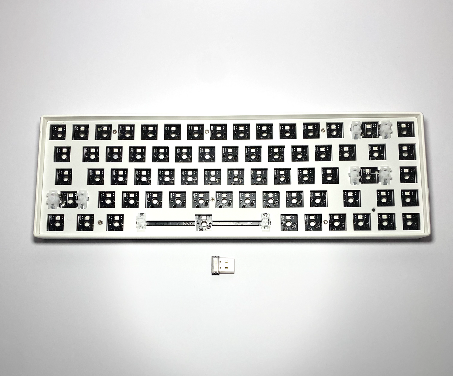 Limited Edition : Keycaps.gg KC65 -  65% Keyboard Base